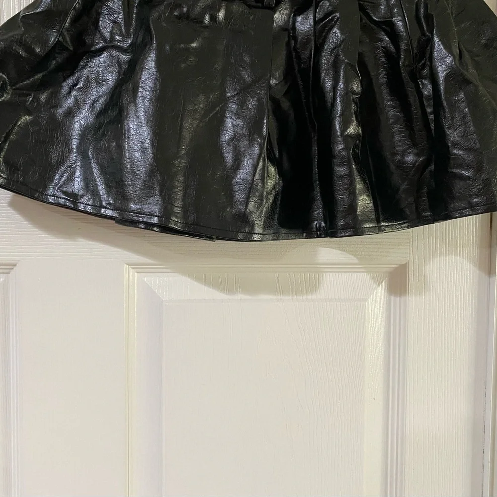 Reclaimed Vintage Black Faux Leather Mini Skirt Size‎ 4
